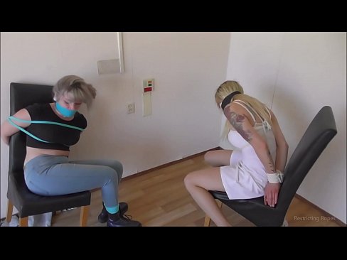 ❤️ Atkarīga / sasietas un ar aizliktām mutēm / damsel in distress ️ Super sekss pie porno lv.naughtyhentai.ru ☑