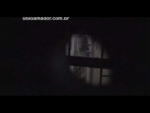 ❤️ Blondīnīte tiek slepeni filmēta ar kaimiņu vuajeru, kurš slēpjas aiz dobiem ķieģeļiem ️ Super sekss pie porno lv.naughtyhentai.ru ☑